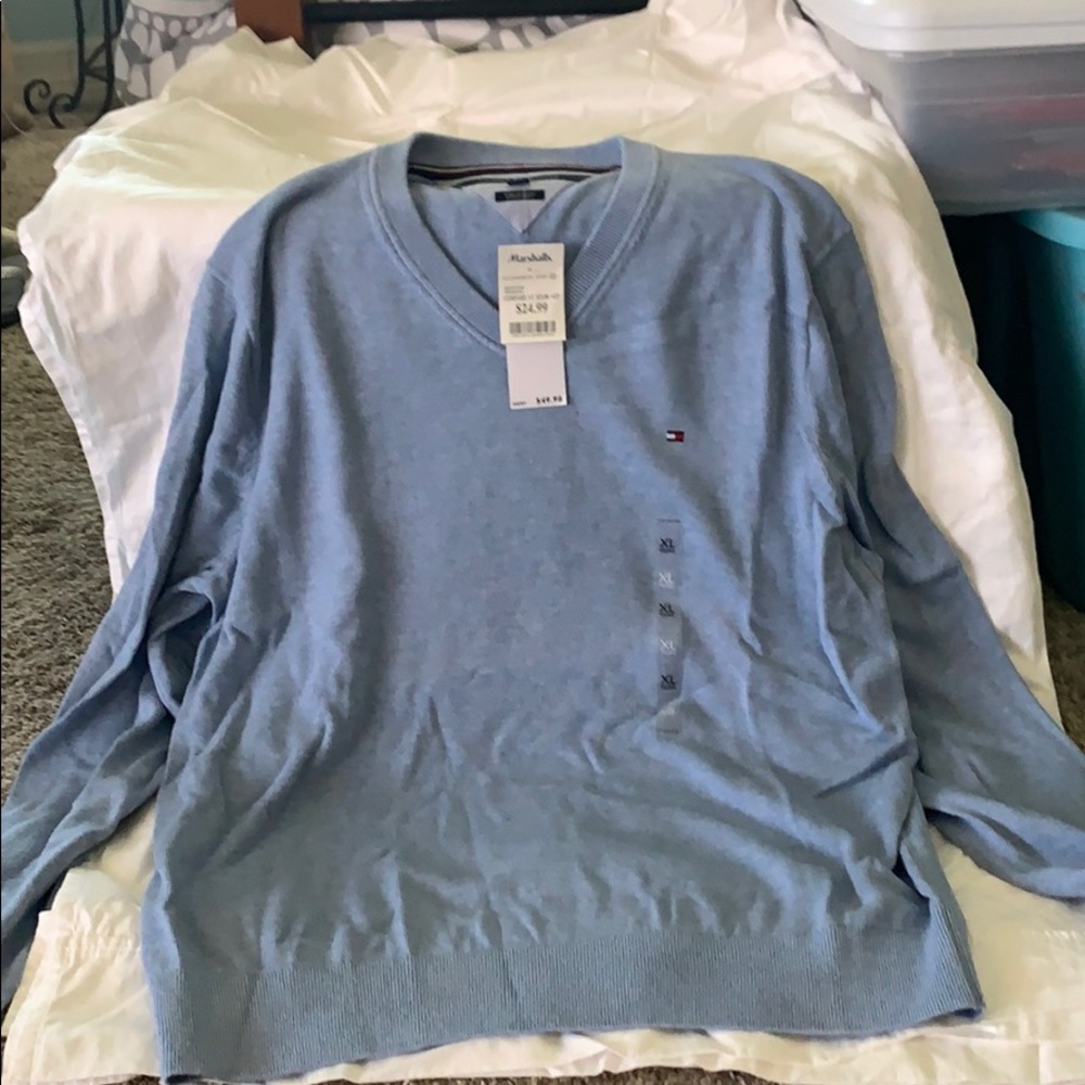 Tommy Hilfiger Men’s long sleeve sweater